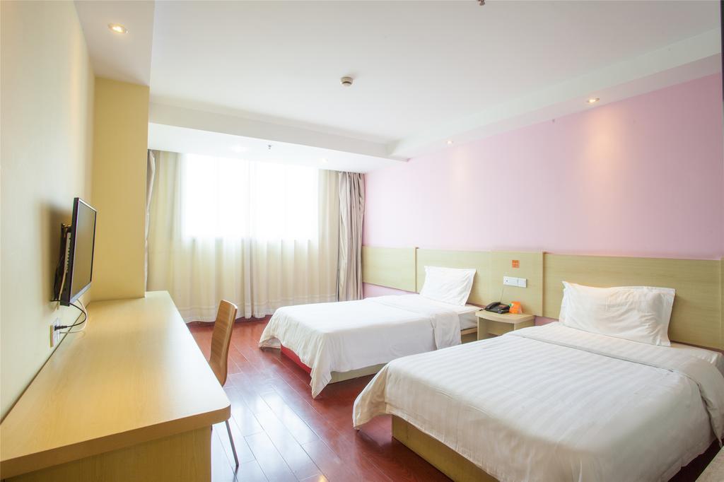 7Days Inn Zhuhai North Railway Station Jinding Exterior photo